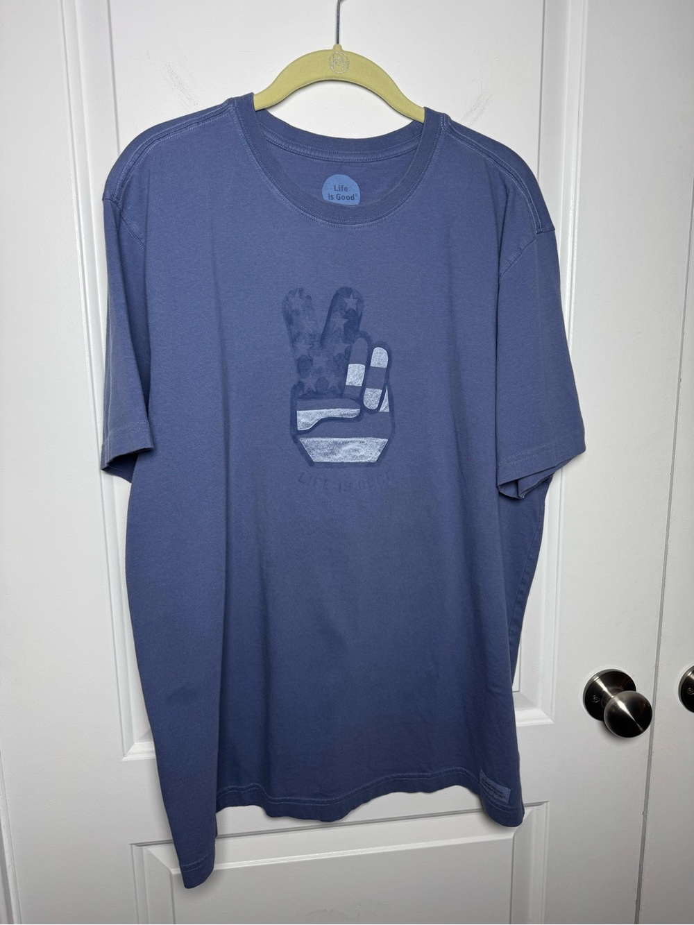 Life Is Good Men’s Large Peace Sign America Crusher Tee Blue